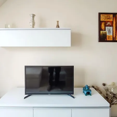 Beachfront Panoramic Flat @ South Bay *