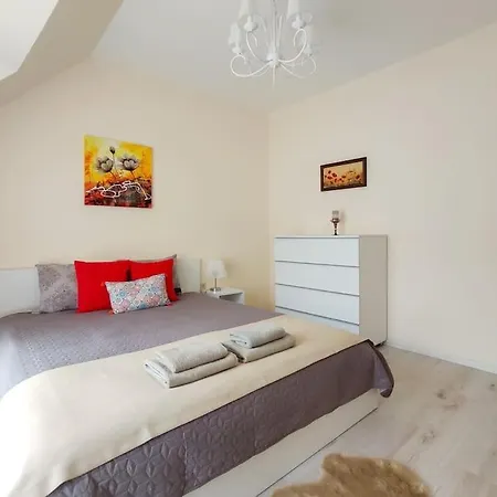 Beachfront Panoramic Flat @ South Bay *