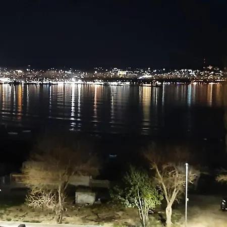 Apartment Beachfront Panoramic Flat @ South Bay